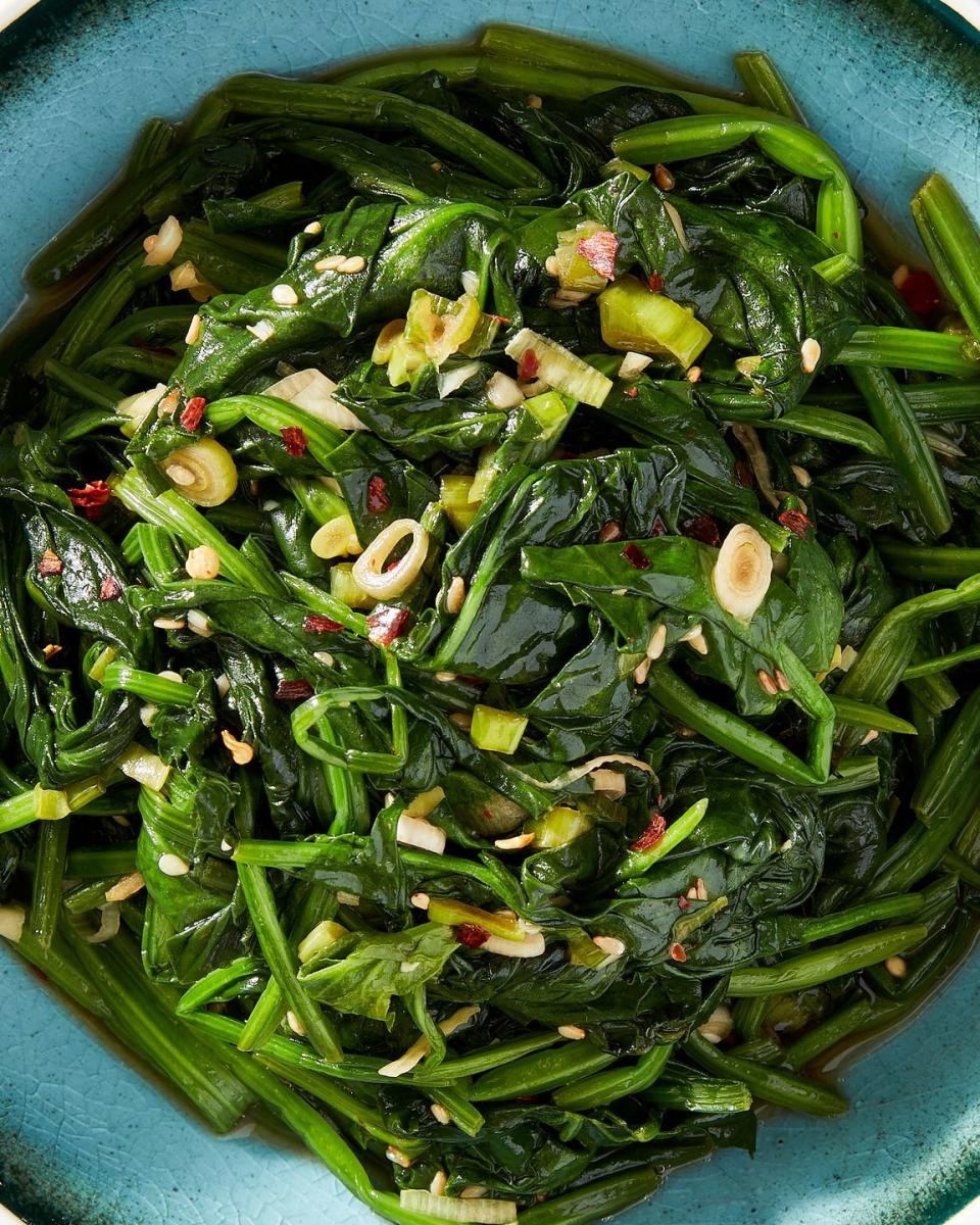 Garlic-Sesame Sautéed Spinach (Sautéed Sigeumchi Namul)