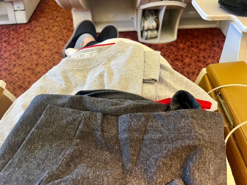 The Tumi pajamas on the author's business class flight from New York to Delhi on Air India.