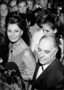 <p>Si Sophia Loren et Carlo Ponti se sont mariés à deux reprises, c’est pour des raisons légales. Le couple se dit « oui » une première fois en 1957 mais à l’époque, le producteur est encore l’époux officiel de son ex-femme, Giuliana, car le divorce n’est pas autorisé en Italie. Résultat : leur mariage est annulé en 1962. Mais les amoureux s’accrochent à leur histoire. Ils obtiennent finalement la nationalité française trois ans plus tard. Carlo Ponti peut alors se séparer de sa femme et épouser, à nouveau, celle qui partage sa vie en 1966. Ils auront par la suite deux enfants et resteront unis jusqu’à la mort du producteur en 2007.</p><br><br><a href="https://www.elle.fr/People/La-vie-des-people/News/Mariages-ces-stars-qui-ont-dit-oui-deux-fois-a-la-meme-personne#xtor=AL-541" rel="nofollow noopener" target="_blank" data-ylk="slk:Voir la suite des photos sur ELLE.fr" class="link ">Voir la suite des photos sur ELLE.fr</a><br><h3> A lire aussi </h3><ul><li><a href="https://www.elle.fr/People/La-vie-des-people/News/Mariage-de-Britney-Spears-cette-importante-clause-qui-la-protege-en-cas-de-divorce-4028063#xtor=AL-541" rel="nofollow noopener" target="_blank" data-ylk="slk:Mariage de Britney Spears : cette importante clause qui la protège en cas de divorce" class="link ">Mariage de Britney Spears : cette importante clause qui la protège en cas de divorce</a></li><li><a href="https://www.elle.fr/People/La-vie-des-people/News/Mariage-de-Julie-Gayet-et-Francois-Hollande-l-identite-de-leurs-temoins-devoilee-4028061#xtor=AL-541" rel="nofollow noopener" target="_blank" data-ylk="slk:Mariage de Julie Gayet et François Hollande : l’identité de leurs témoins dévoilée" class="link ">Mariage de Julie Gayet et François Hollande : l’identité de leurs témoins dévoilée</a></li><li><a href="https://www.elle.fr/People/La-vie-des-people/News/Britney-Spears-victime-d-une-crise-de-panique-durant-son-mariage-4027818#xtor=AL-541" rel="nofollow noopener" target="_blank" data-ylk="slk:Britney Spears : victime d’une crise de panique durant son mariage" class="link ">Britney Spears : victime d’une crise de panique durant son mariage</a></li><li><a href="https://www.elle.fr/People/La-vie-des-people/News/Julie-Gayet-et-Francois-Hollande-premiere-sortie-depuis-leur-mariage-4027809#xtor=AL-541" rel="nofollow noopener" target="_blank" data-ylk="slk:Julie Gayet et François Hollande : première sortie depuis leur mariage" class="link ">Julie Gayet et François Hollande : première sortie depuis leur mariage</a></li><li><a href="https://www.elle.fr/Astro/Horoscope/Quotidien#xtor=AL-541" rel="nofollow noopener" target="_blank" data-ylk="slk:Consultez votre horoscope sur ELLE" class="link ">Consultez votre horoscope sur ELLE</a></li></ul>