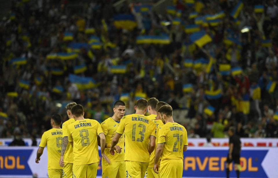 Ucrania se juega mucho más esta semana que un puesto en la Copa Mundial masculina de la FIFA.  (Foto de INA FASSBENDER/AFP vía Getty Images)