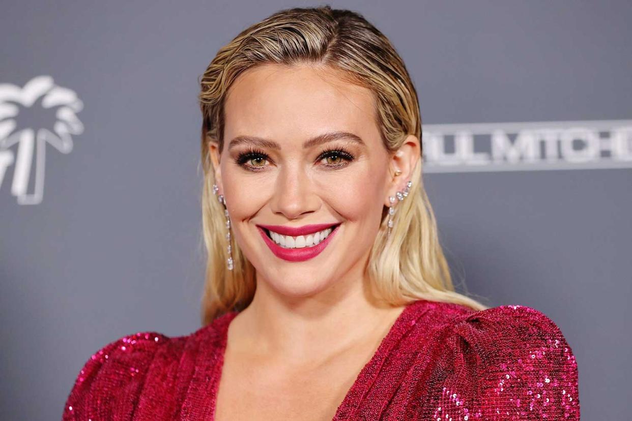 Hilary Duff attends the Baby2Baby 10-Year Gala Presented By Paul Mitchell at the Pacific Design Center on November 13, 2021 in West Hollywood, California.