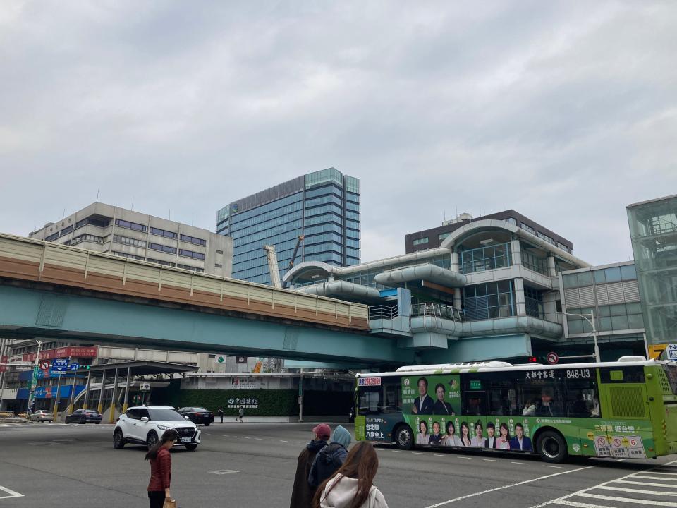 Advertisement of the Democratic Progressive Party on a Bus in Taipei.