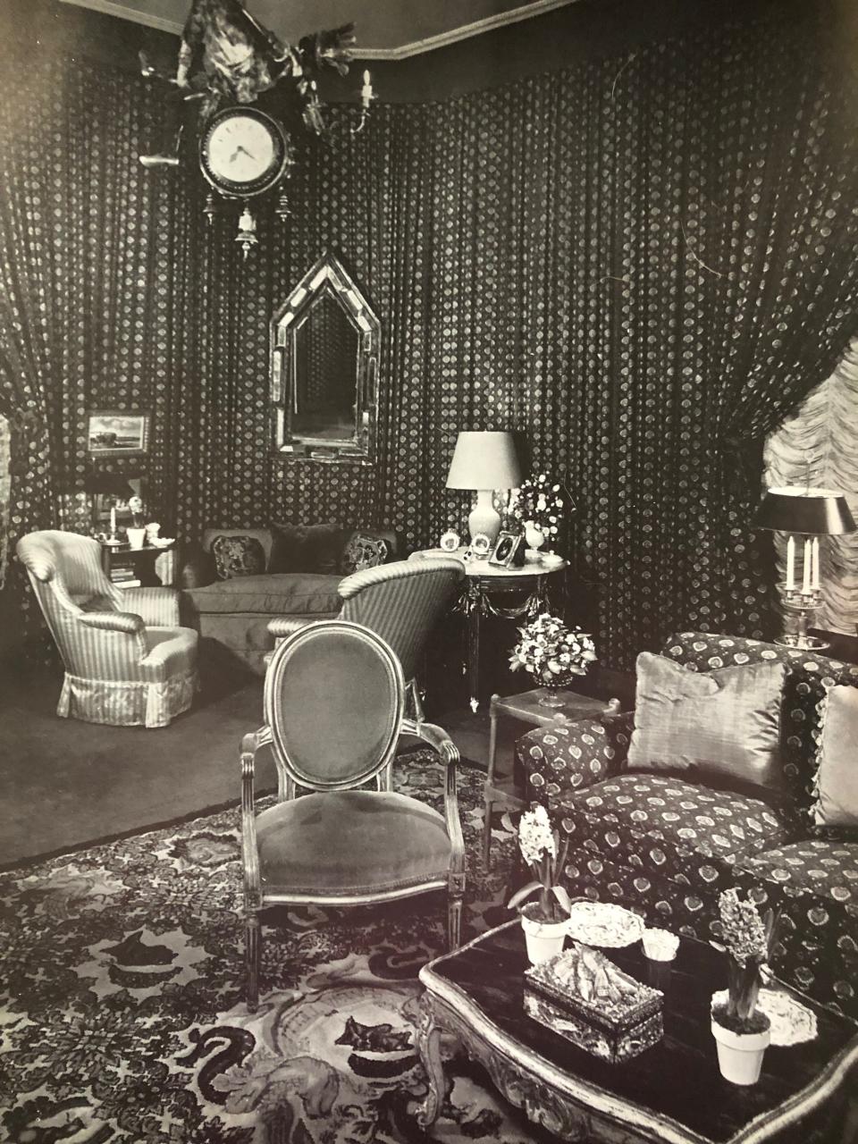 The Fifth Avenue side of the Paleys’ living room, as seen in The Finest Rooms by America’s Great Decorators (Viking Press, 1964).