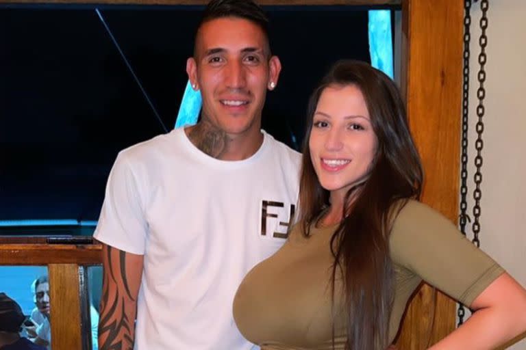 Ricardo Centurión se convirtió en padre junto a su novia Jenifer Lauría