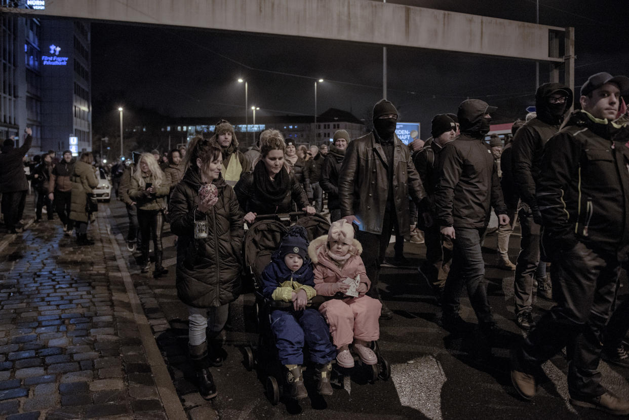 Una manifestación en contra de las vacunas, en Núremberg, el 1.° de enero de 2022. (Laetitia Vancon/The New York Times).