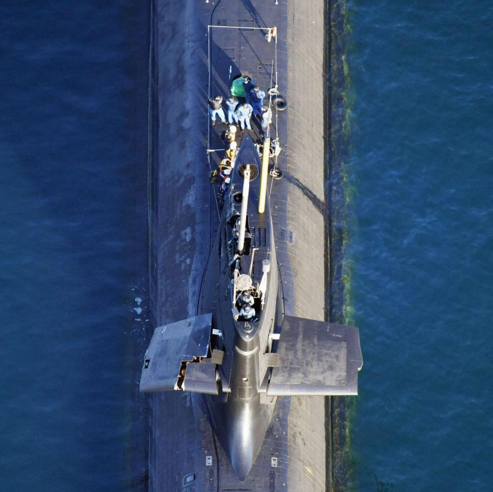 Japan submarine collides with commercial ship off Shikoku Original description: Photo taken from a Kyodo News helicopter shows Japanese Maritime Self-Defense Force submarine Souryu off Kochi port in the western Japan main island of Shikoku on Feb. 9, 2021, following its collision with a commercial vessel in the Pacific Ocean off Shikoku the previous day. A fin (L) on the starboard side of the submarine is seen bent over - Kyodo/Newscom / Newscom / Avalon