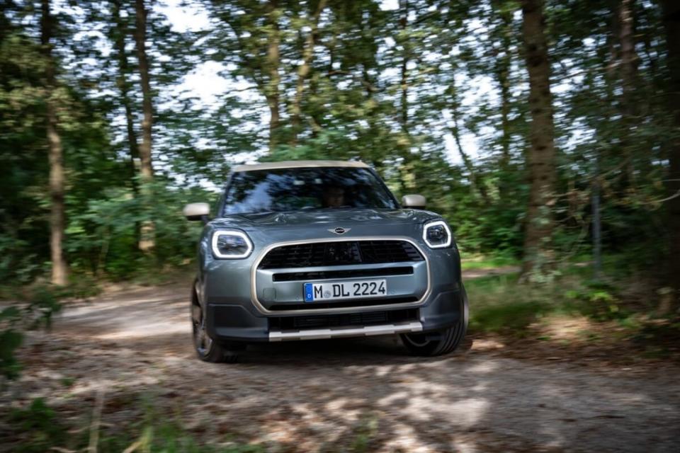 mini-countryman-c