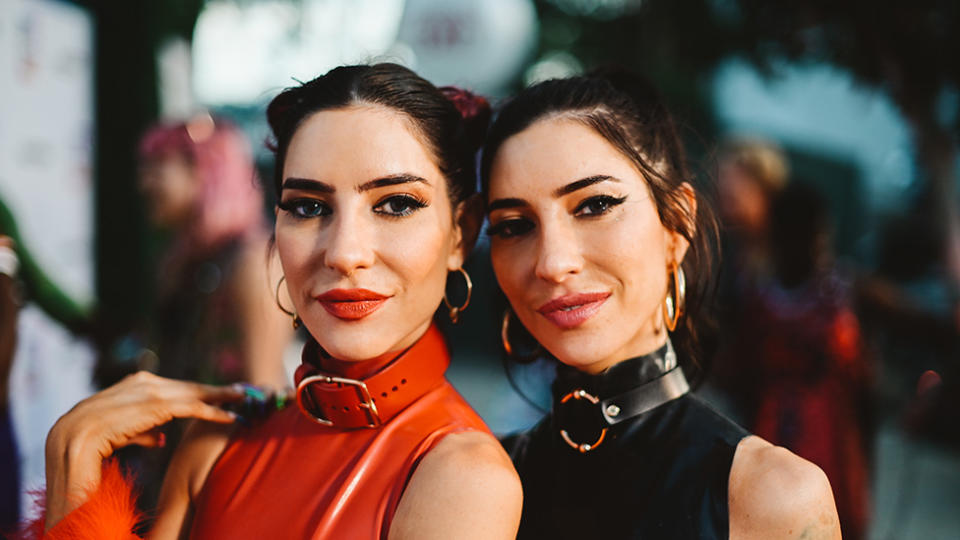 The Veronicas' Lisa Origliasso (left, pictured with sister Jessica Origliasso) has debuted a dramatic hair transformation. Photo: Getty