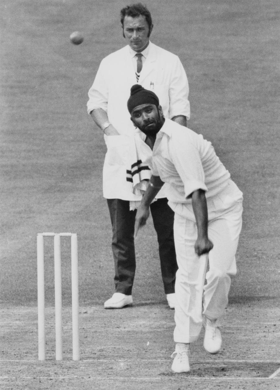 Bishan Singh Bedi in action on 2 August 1971 (Dennis Oulds/Central Press/Hulton Archive/Getty Images)