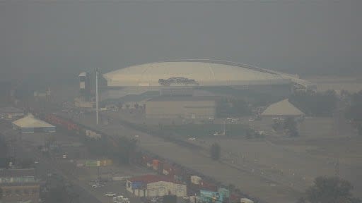 The CFL and Roughriders are monitoring the smoke conditions ahead of the Labour Day Classic against the Winnipeg Blue Bombers at Mosaic Stadium on Sunday night. (Radio-Canada - image credit)