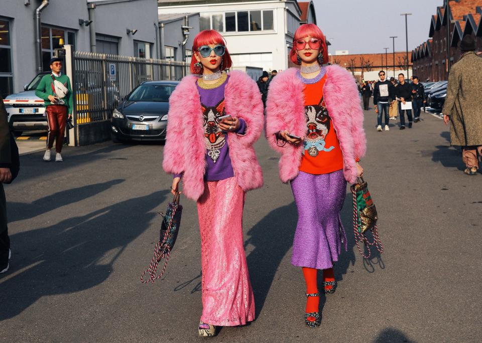 Phil Oh captures the best street style beauty looks of Milan Fashion Week Fall 2018, from twin pink bobs to kitschy plastic hair accessories.