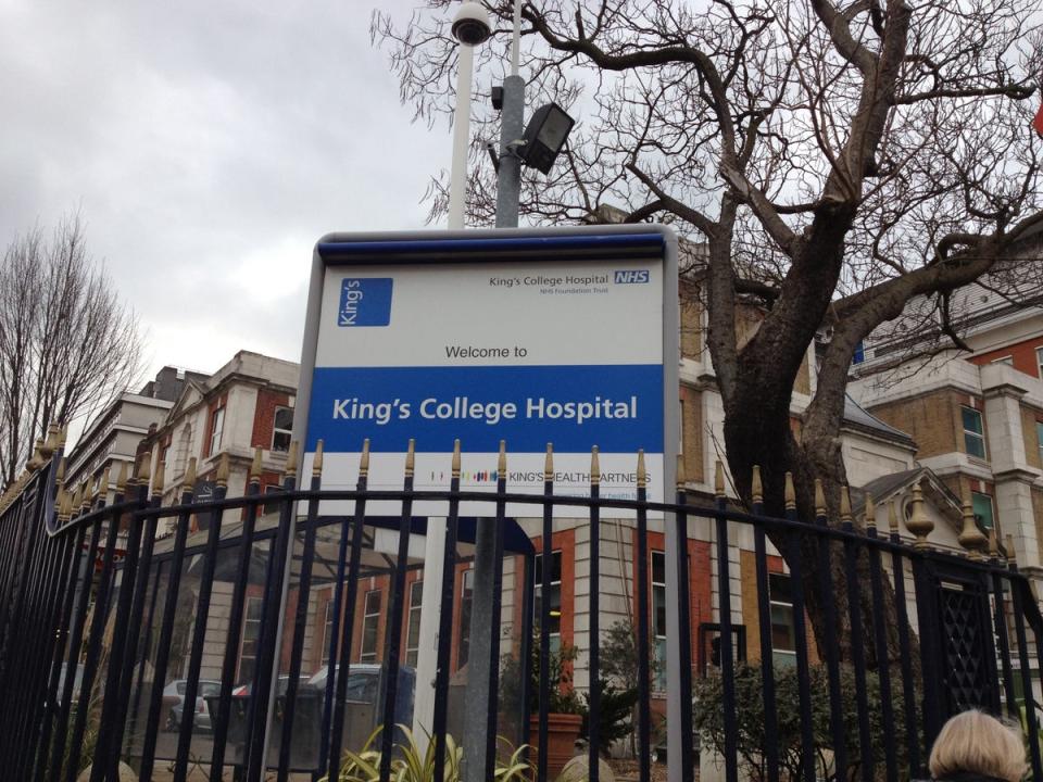 La victime a été retrouvée devant le King's College Hospital, dans le sud de Londres (PA Archive)