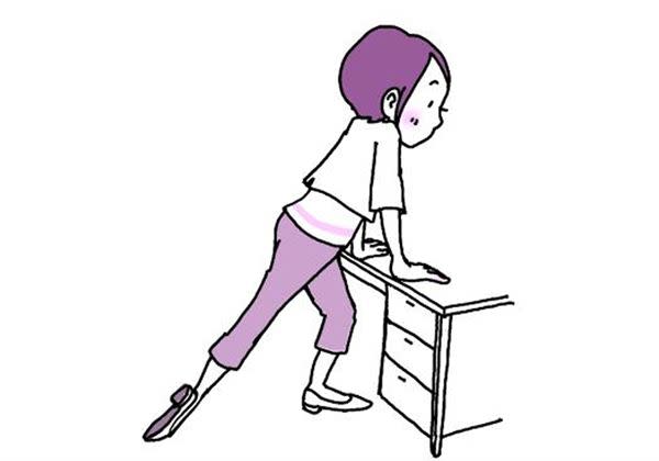 微瑜珈第3招，改善因上班久坐造成的腳部疲勞。（圖片／人類智庫提供）