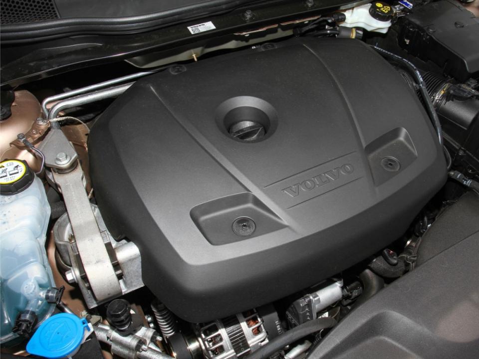 全新Drive-E 1.5升直列四汽缸渦輪增壓引擎，不僅能輸出152hp最大馬力，並在轉速1700rpm左右就能爆發25.5kgm的最大扭力。
