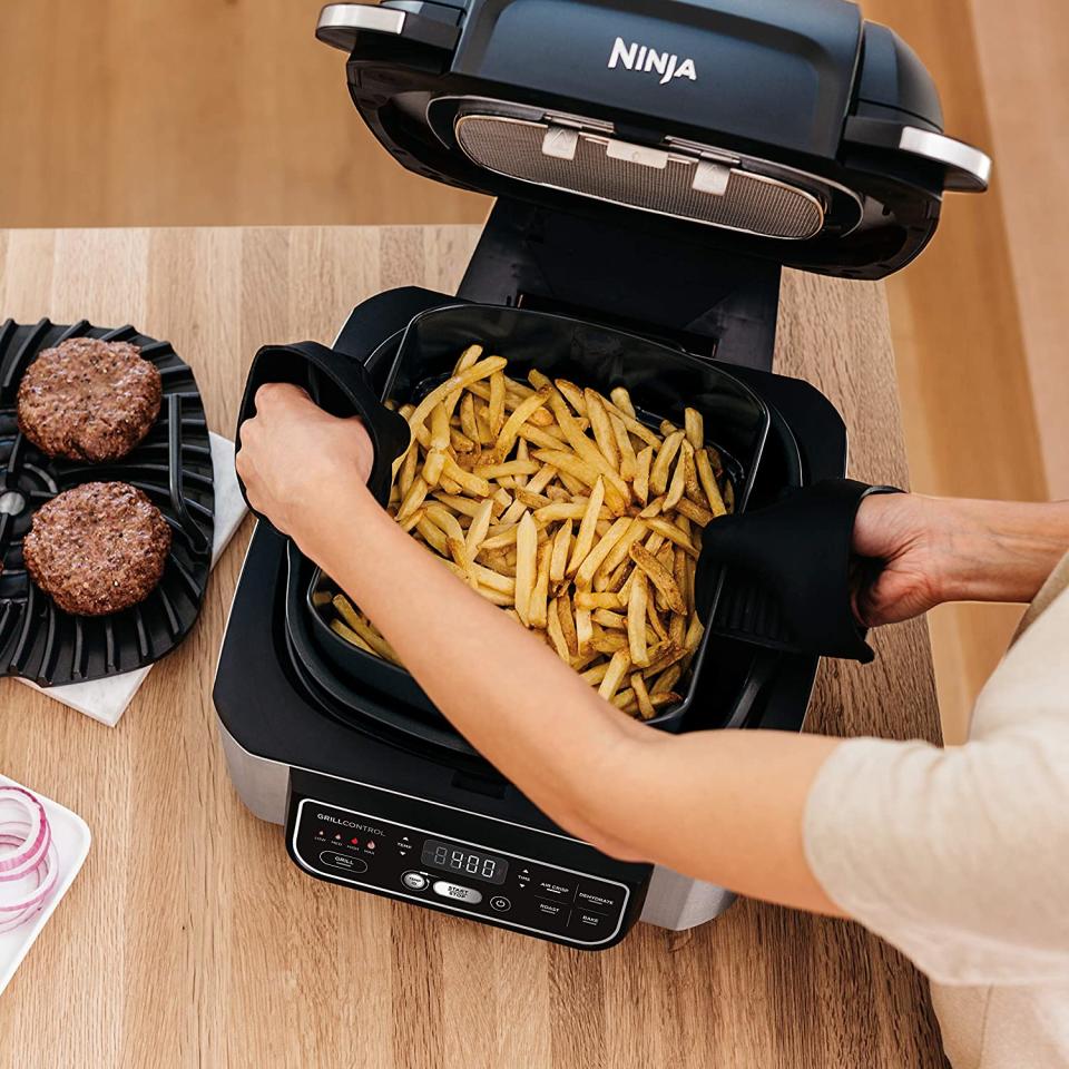 Ninja Foodi Pro 5-in-1 Indoor Grill (Photo: Amazon)