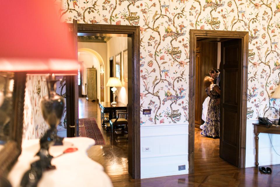 That’s Amore: This Couple Had a Romantic, Rainy Wedding at a Tiny Chapel in Tuscany