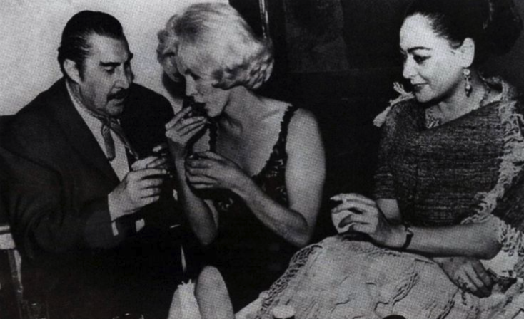 Emilio 'El Indio' Fernández, Marilyn Monroe y Columba Domínguez. Captura de YouTube