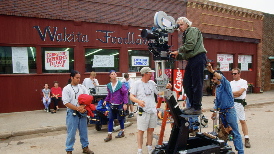 Jan de Bont filming on-set in Wakita, Kansas, a town which plays a crucial role in the film and now has a museum dedicated to it.