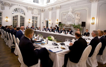 EU leaders are pictured at a dinner ahead of an informal European Union leaders summit in Tallinn, Estonia September 28, 2017. REUTERS/Virginia Mayo/Pool