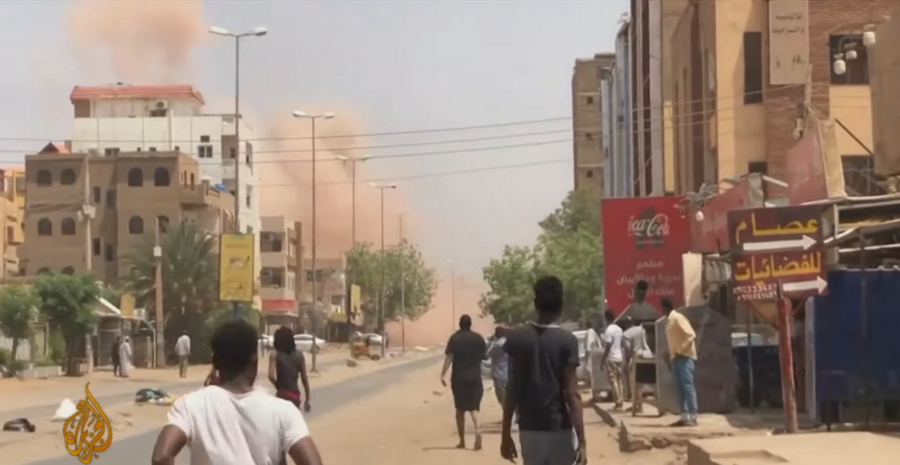 蘇丹內戰開打已逾百日，持續的戰火恐讓全國面臨饑荒與經濟體系崩潰的狀況。(photo by Al Jazeera影片截圖)