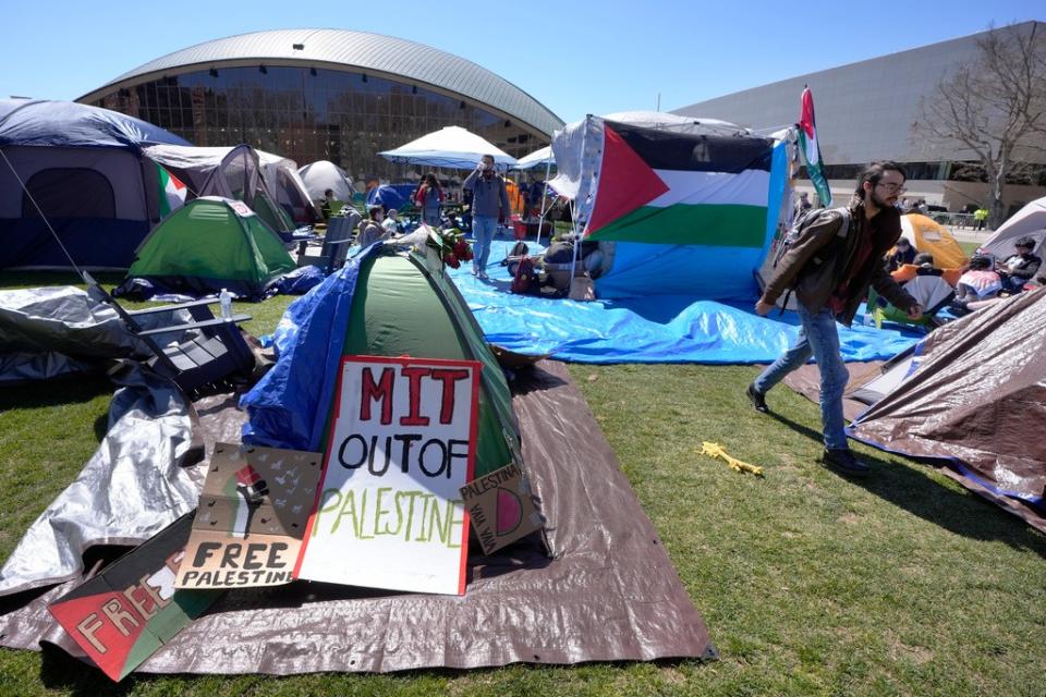 2024年4月25日，麻省理工學院（MIT）挺巴勒斯坦學生在校園內紮帳篷示威。美聯社