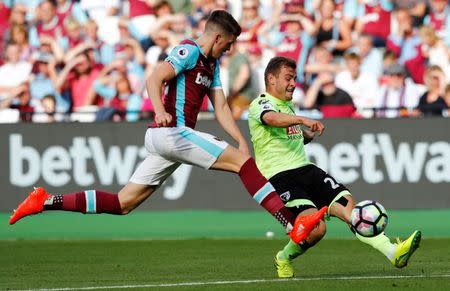 Britain Soccer Football - West Ham United v AFC Bournemouth - Premier League - London Stadium - 21/8/16 Bournemouth's Ryan Fraser in action with West Ham United's Sam Byram Reuters / Eddie Keogh Livepic EDITORIAL USE ONLY.