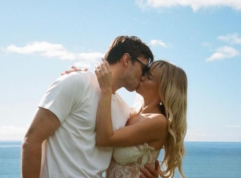 Nicholas Hoult, Bryana Holly