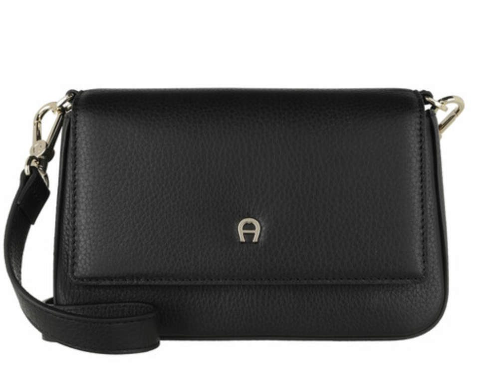 Die Shoulderbag/Clutch von AIGNER ist ein klassisches Key-Piece. (Bild: Fashionette)