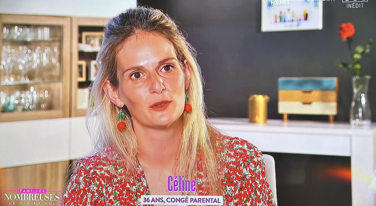 Céline Baudrand s'occupe de tous les enfants pendant que Clément fête son EVG.