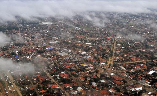 Vista aérea de la ciudad boliviana de Santa Cruz, en el este del país, el 13 de junio de 2014, víspera de la cumbre G77+China que comienza este sábado 14 de junio (AFP | Aízar Raldés)