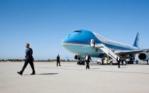 <p>Obama disembarks Air Force One in Los Angeles.</p>