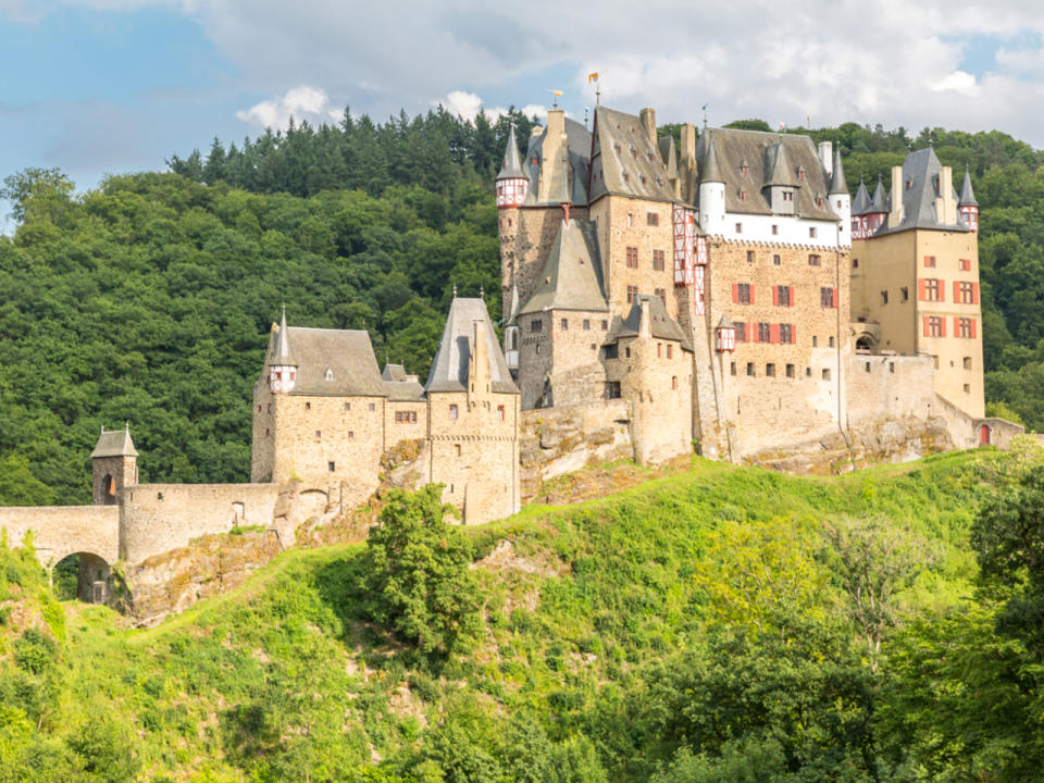 Auf 126 PS kommen Autofahrer durchschnittlich in Rheinland-Pfalz, das damit auf Platz 4 liegt. Und wer hat es in die Top 3 geschafft? (Bild-Copyright: ddp Images)