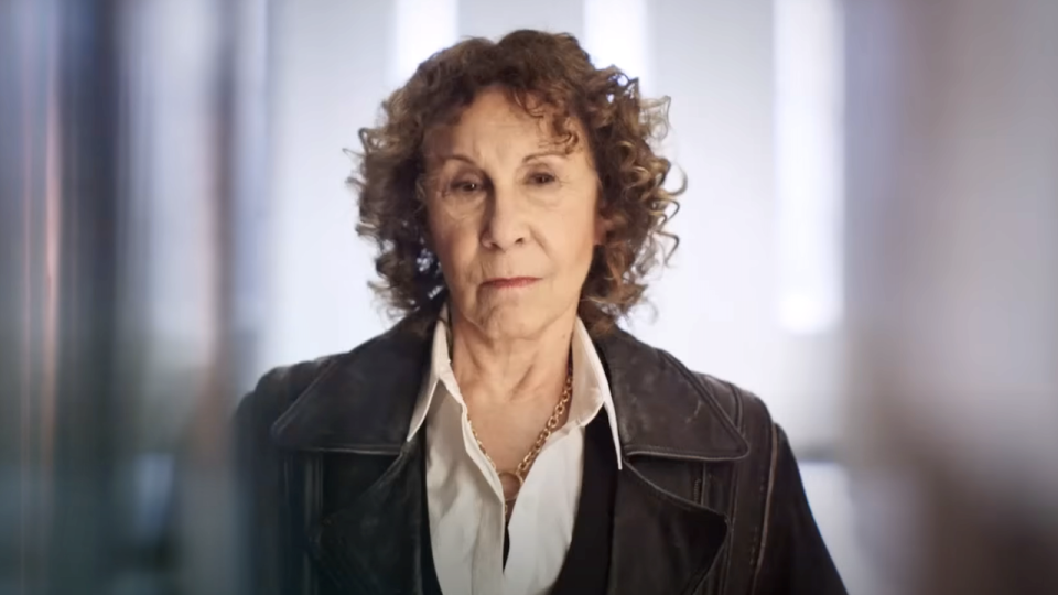 rhea perlman on accused