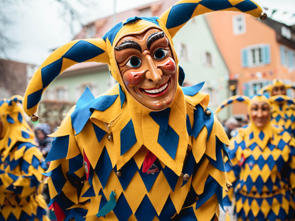 Der Rosenmontag ist vielerorts der Höhepunkt des Straßenkarnevals (Bild: shutterstock.com/gregory t k a t c)