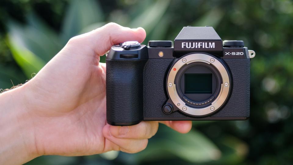 Sony A6700 vs Fujifilm X-S20