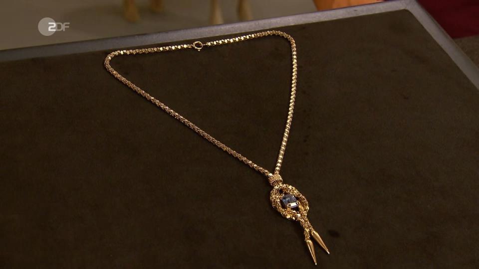 Das goldene Collier mit Herkulesknoten aus den 1950er-Jahren wurde auf 800 bis 900 Euro geschätzt. (Bild: ZDF)