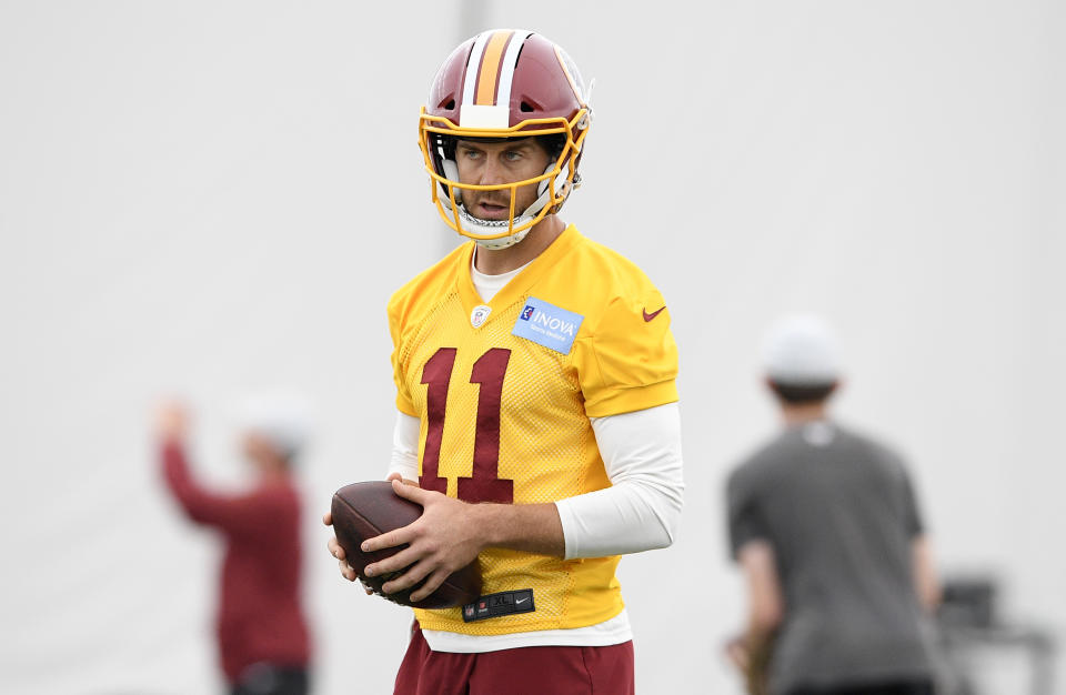 Washington Redskins quarterback Alex Smith came over from Kansas City in an offseason trade. (AP)