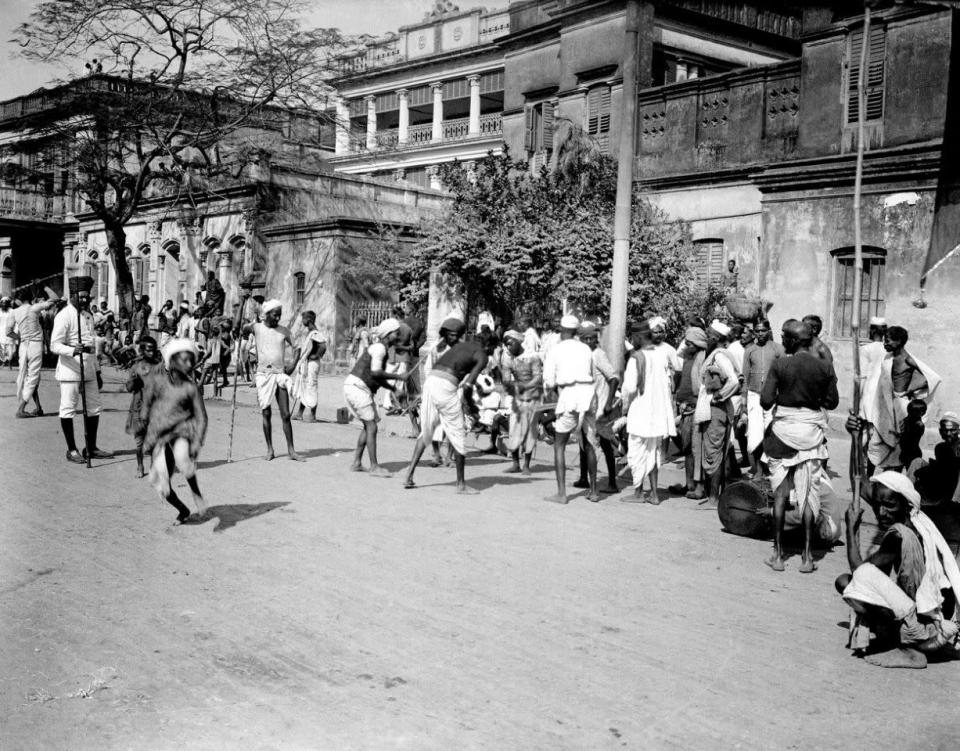 100-year-old photos of India from the British era