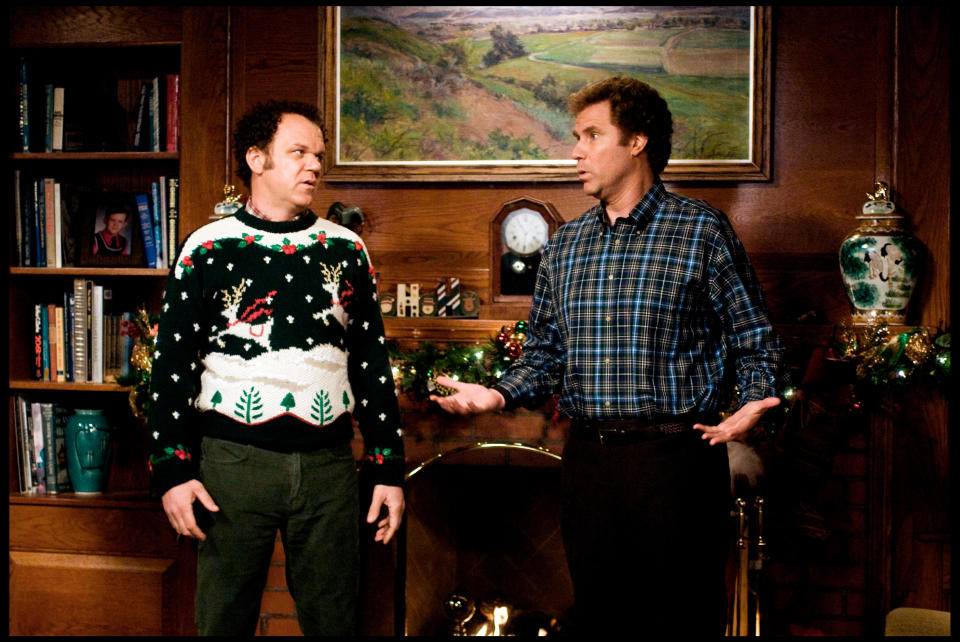 <h1 class="title">Prod DB A© Apatow Productions - Mosaic Media Group / DRFRANGINS MALGRE EUX (STEP BROTHERS) de Adam McKay 2008 USAavec John C. Reilly et Will Ferrell pull, chemise A carreaux</h1><cite class="credit">TCD/Prod.DB / Alamy Stock Photo</cite>