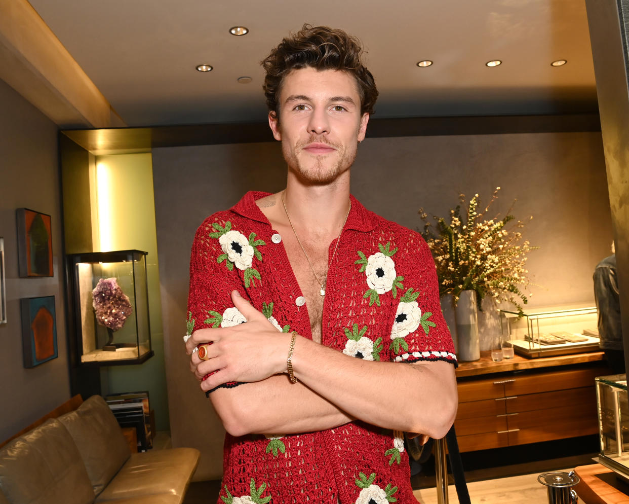 Shawn Mendes is hanging out in the Canadian snow. (Photo by Jon Kopaloff/Getty Images for David Yurman) BEVERLY HILLS, CALIFORNIA - NOVEMBER 15: Shawn Mendes poses as David Yurman hosts event with Shawn Mendes in support of the Shawn Mendes Foundation at David Yurman on November 15, 2023 in Beverly Hills, California. (Photo by Jon Kopaloff/Getty Images for David Yurman)