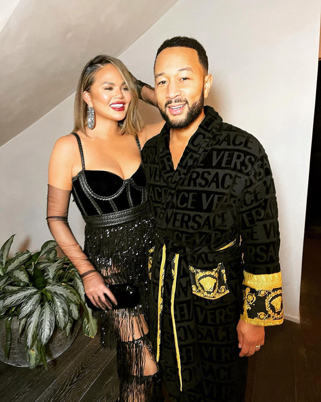 Chrissy Teigen Jokingly Calls Out John Legend’s Grammys Speech