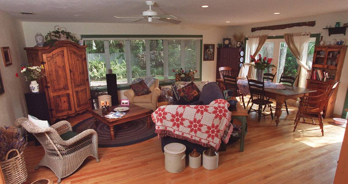 In 1999, the interior of an expanded Mackle home in Key Biscayne.