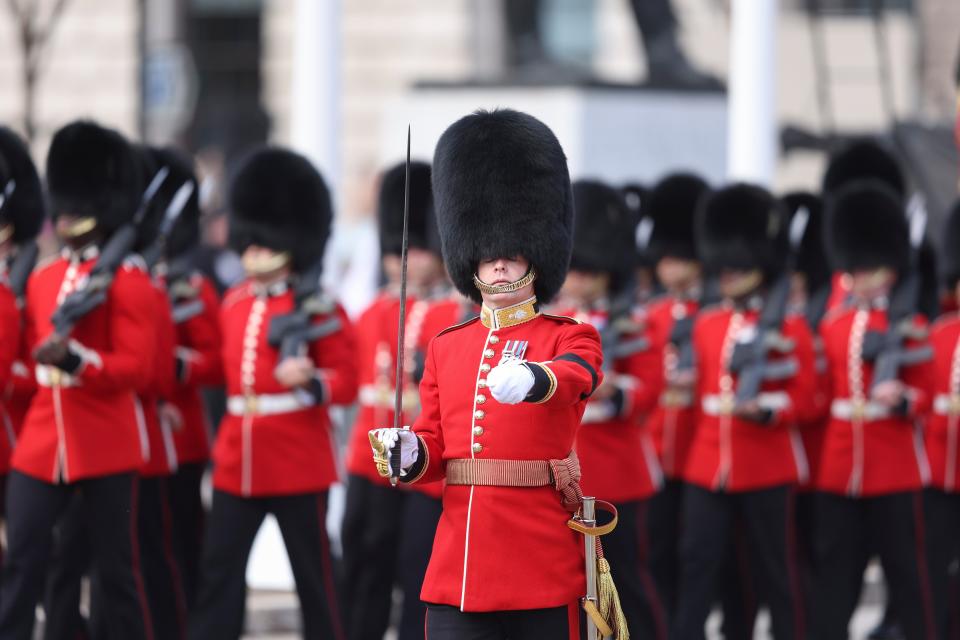 The Coffin Carrying Queen Elizabeth II Is Transferred From Buckingham Palace To The Palace Of Westminster (Getty Images)