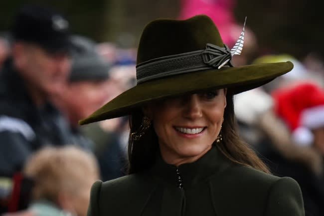 princess-kate-hat