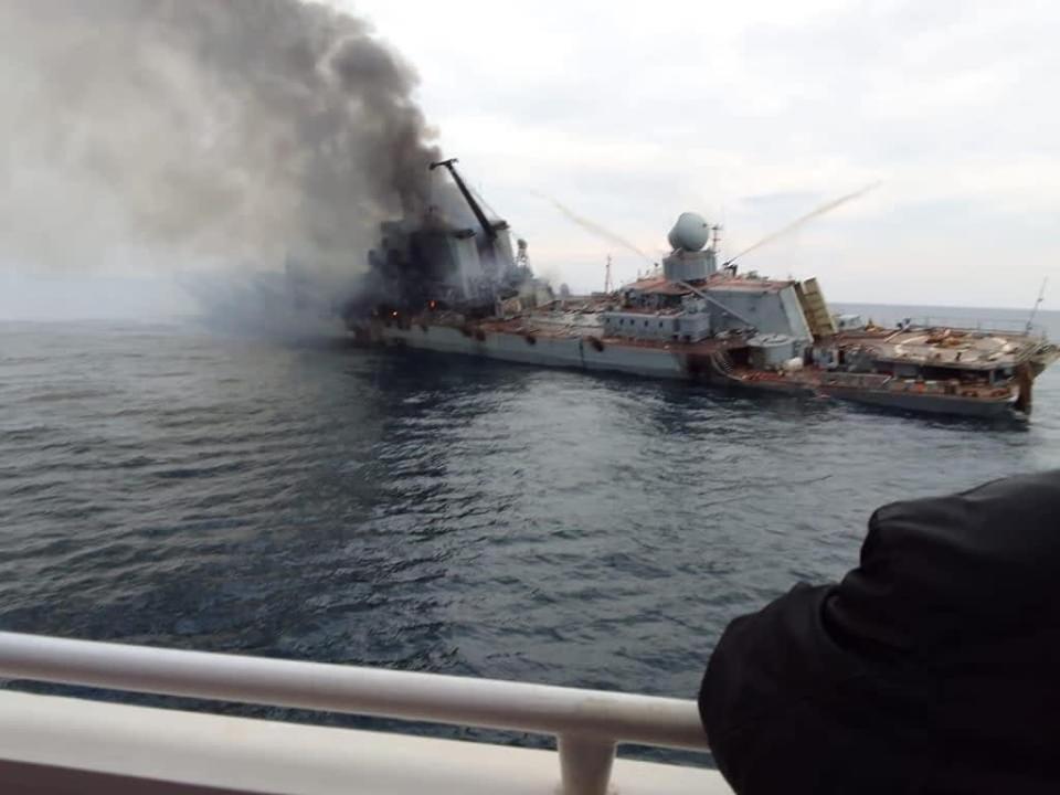 &#x002018;Moskva&#x002019; burns: Verified photo shows Russian warship sinking last month