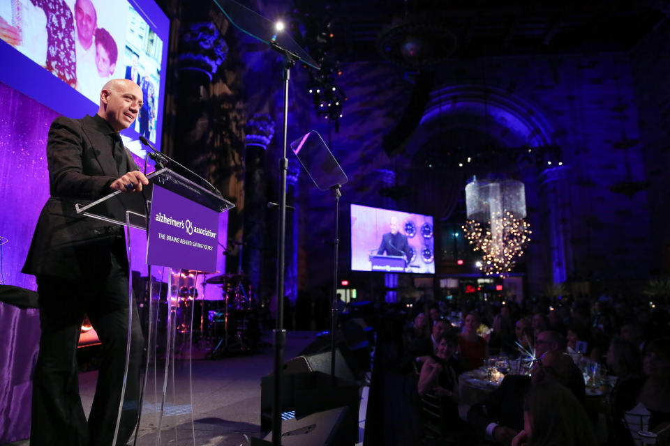 Robert Verdi speaking at a fundraising event for the Alzheimer’s Association (Courtesy: Alzheimer’s Association)