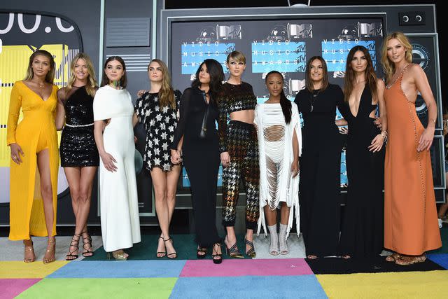 <p>John Shearer/Getty</p> Taylor Swift with Her Friends at the MTV VMAs