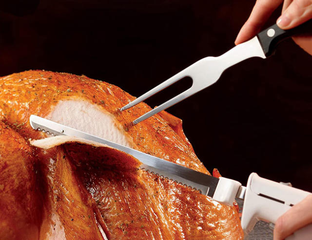 How to Carve a Turkey with an Electric Knife