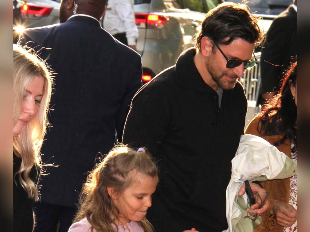 Bradley Cooper und seine Tochter Lea bei der Premiere von "IF". (Bild: Nancy Kaszerman/ZUMA Press Wire)