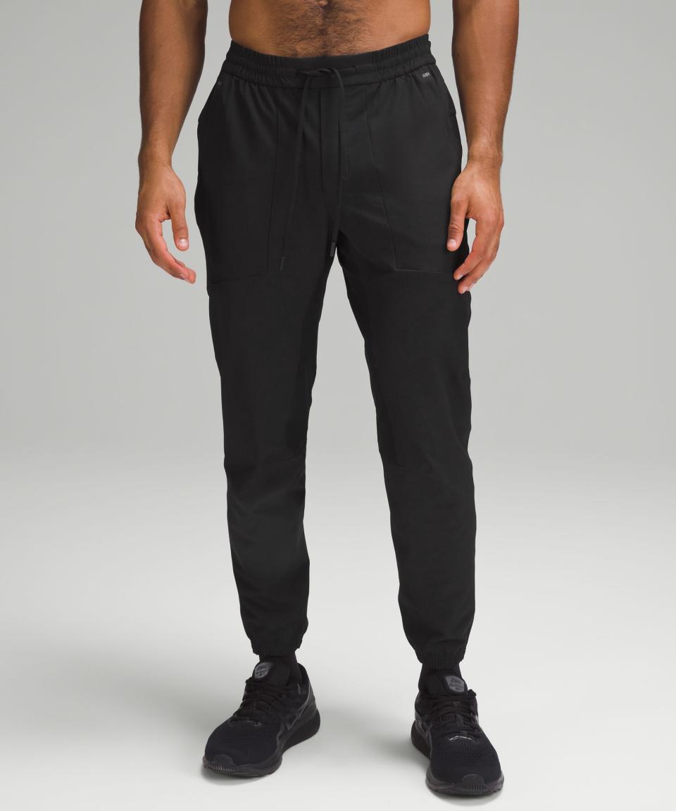 <p><a href="https://go.redirectingat.com?id=74968X1596630&url=https%3A%2F%2Fshop.lululemon.com%2Fp%2Fmen-joggers%2FLicense-to-Train-Jogger-Updated%2F_%2Fprod9600638&sref=https%3A%2F%2Fwww.cosmopolitan.com%2Flifestyle%2Fg45349510%2Fgifts-for-boyfriend%2F" rel="nofollow noopener" target="_blank" data-ylk="slk:Shop Now;elm:context_link;itc:0;sec:content-canvas" class="link ">Shop Now</a></p><p>License to Train Jogger</p><p>lululemon.com</p><p>$128.00</p><span class="copyright">lululemon</span>